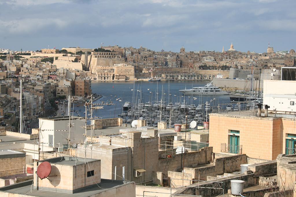 Julesy'S Bnb Cospicua Zimmer foto